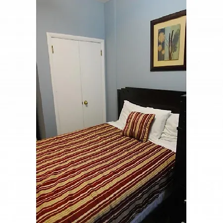 Three-bedroom In Midtown New York