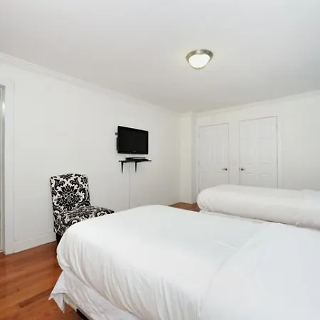 Five-bedroom In Nyc Apartment