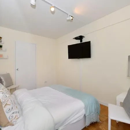 Family Two-bedroom Apartment New York