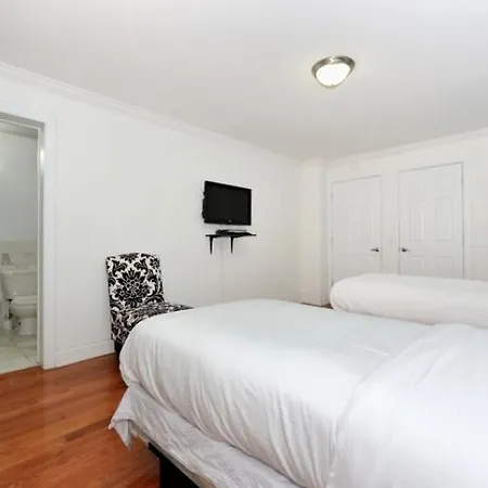 Five-bedroom In Nyc Apartment *