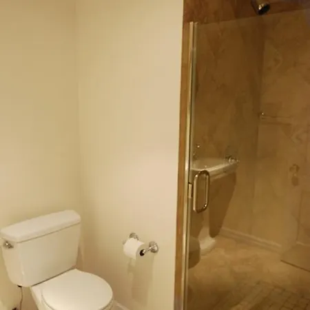 One-bedroom In Ues Apartment