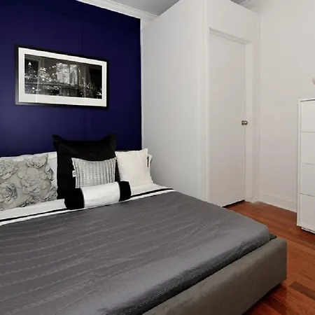 Five-bedroom In Nyc Apartment *