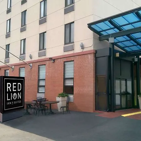 Red Lion And Brooklyn 3*