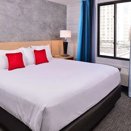 Red Lion And Brooklyn 3*