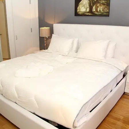 Soho Lofts Apartment *