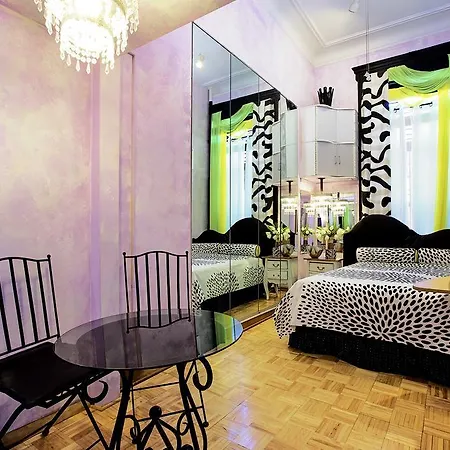 Hotel The International Cozy New York