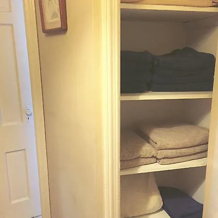Holiday home Sunny Three Bedroom House New York