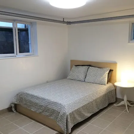 Sunny Three Bedroom House New York