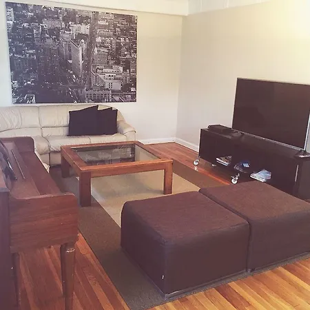 Holiday home Sunny Three Bedroom House New York