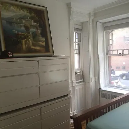 Apartment Brownstone In Upper East Side