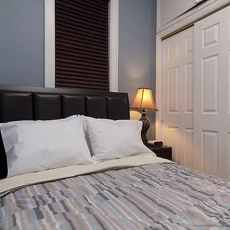 Chic 2 Bedrooms Near Times Square New York