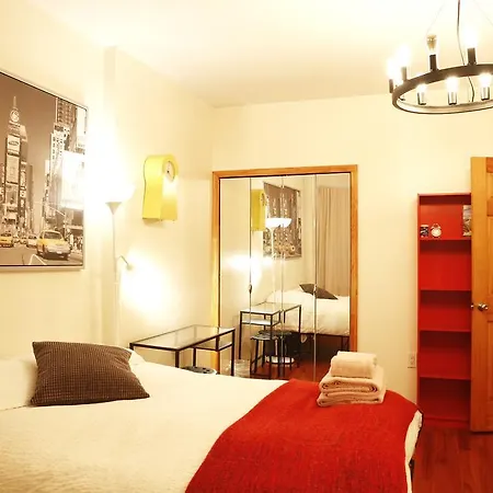 Two-bedroom Apartment, Express Subway At Columbia Hospital Apartment