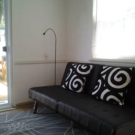 Sunny Three Bedroom House New York