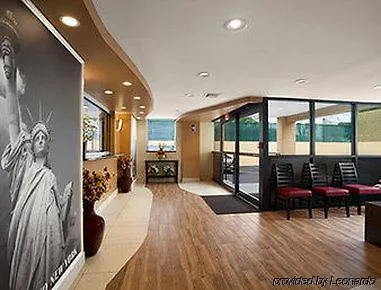 Hotel Super 8 Bronx New York