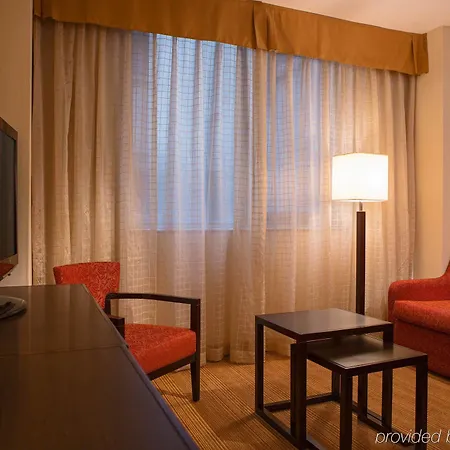 Courtyard By Marriott Manhattan / Soho Hotel