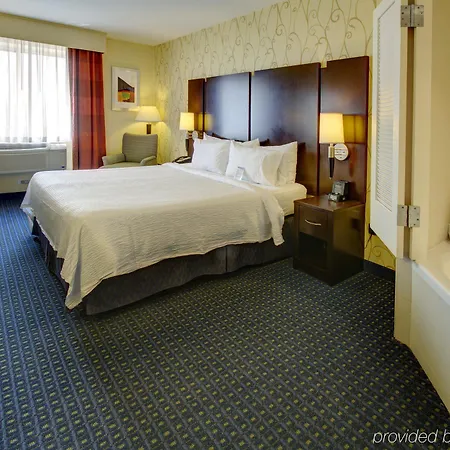 Fairfield & By Marriott Long Island City/manhattan View Hotel