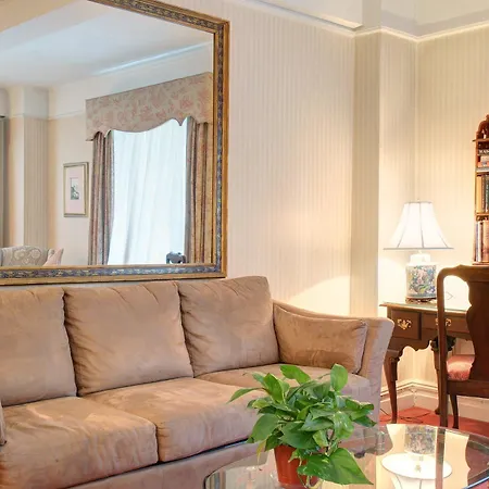 Roger Smith 3* New York