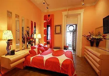 Hotel The International Cozy