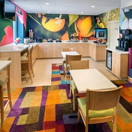 Fairfield By Marriott Laguardia Airport/astoria Hotel
