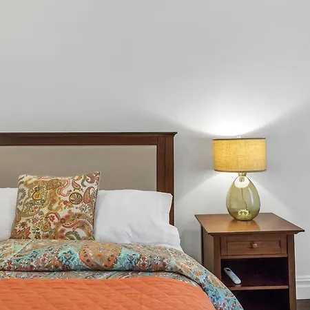 Apartment 3/2 Columbus Circle #3 *