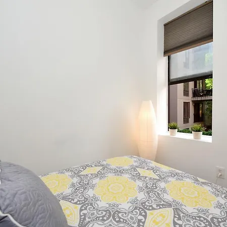 Apartment East Village Convenient *