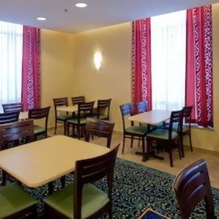 Fairfield & By Marriott Long Island City/manhattan View Hotel 3*