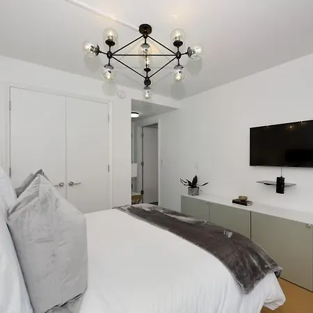 Apartment Midtown East Two Bedroom Two Bath *