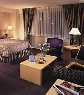 Eastgate Tower 3* New York