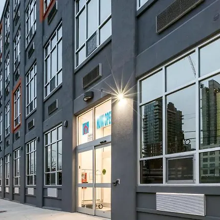 Hotel Feather Factory 3*