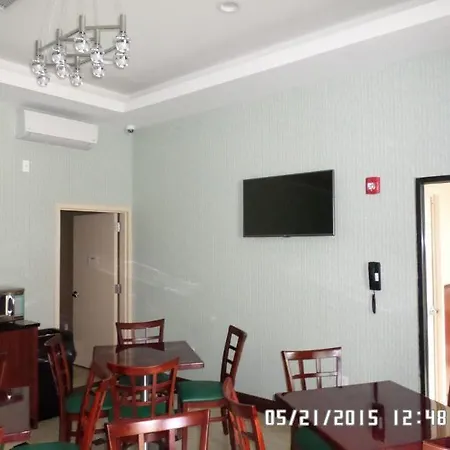 Hotel Quality Near Sunset Park 3*
