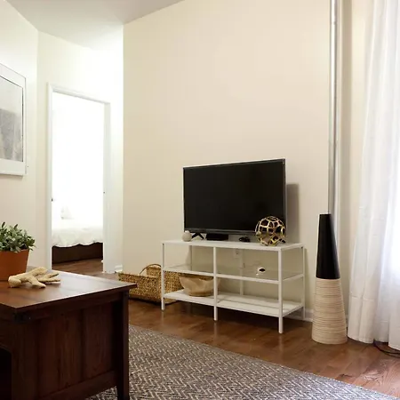 Three- Bedroom On 5th Ave Apartment