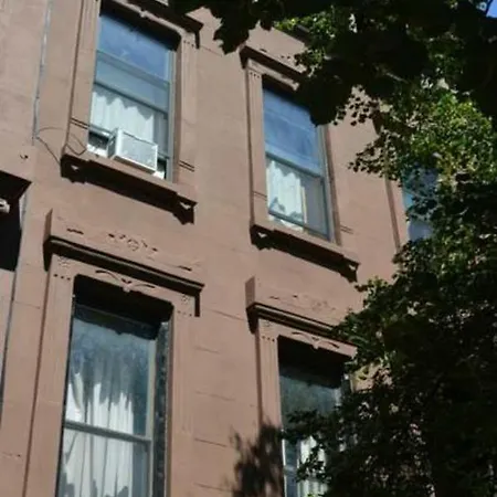 Apartment Bed Stuy Breeze