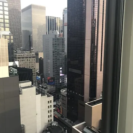 Amazing 2 Bedroom Near Time Square New York