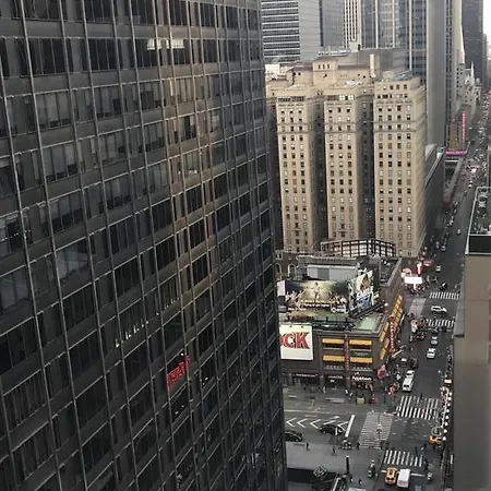 Amazing 2 Bedroom Near Time Square New York
