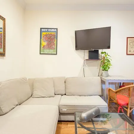 Cozy 1bed/1bath Close To Central Park Apartment *