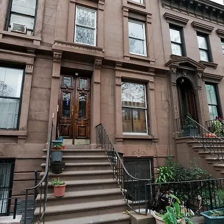 Private Brownstone * New York