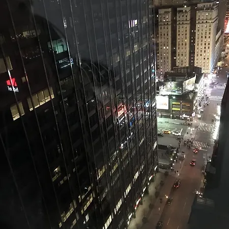 Amazing 2 Bedroom Near Time Square Apartment *