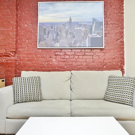 Upper East Suites Apartment *