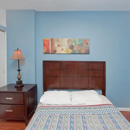 Upper East Suites *
