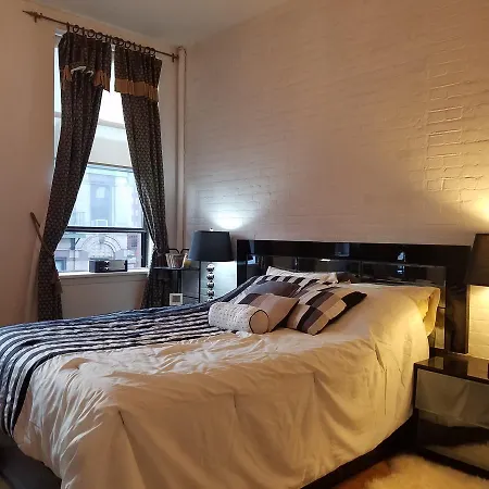 Posh Spacious 1 Bedroom In Prime Soho Apartment *
