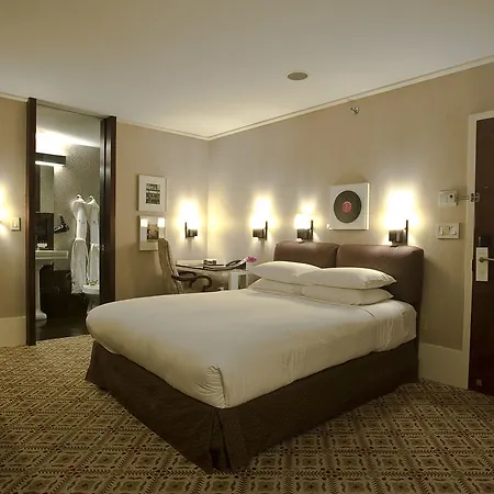 Club Hotel
