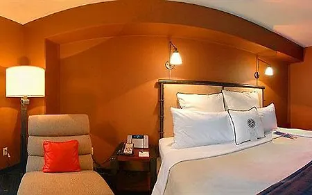 The Chelsean Hotel 3*