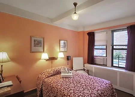 Leo House Hotel