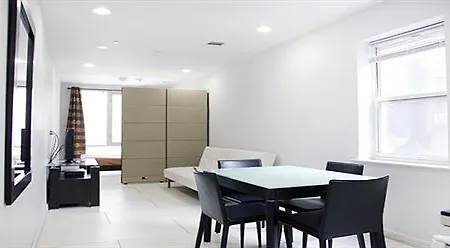Un Place Apartment New York