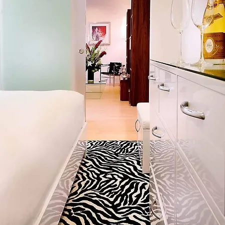 27 By Luxurban Hotel 3*