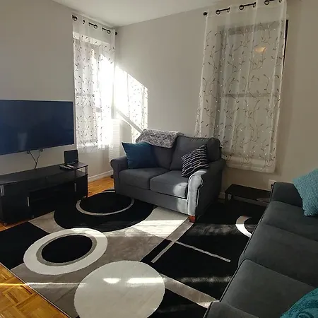 Spacious Apartment In Prime Location Apartment *