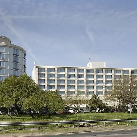 Hotel Aloft By Marriott New York Laguardia Airport