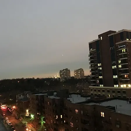 Beautiful Private Short Ride To Midtown Apartment