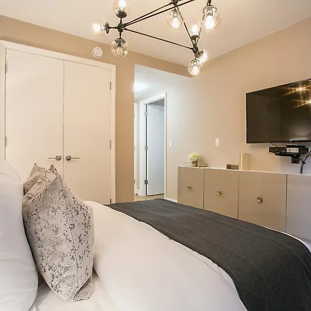 Apartment Designer Luxurious 2 Bedroom With Gym, Doorman, Midtown East *