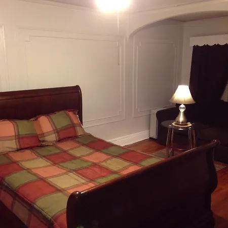 Selover Apartment *